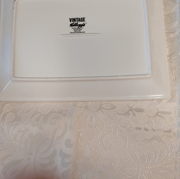 tray - Picture 2 of 2